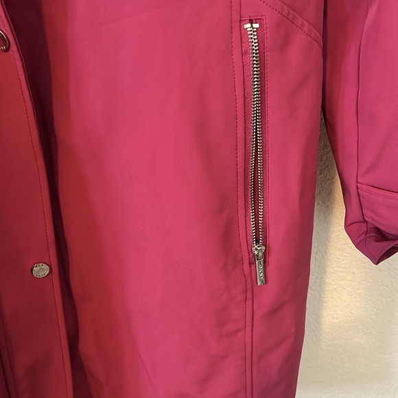 DKNY fushcia colored jacket , great condition, size XL - Picture 4 of 7